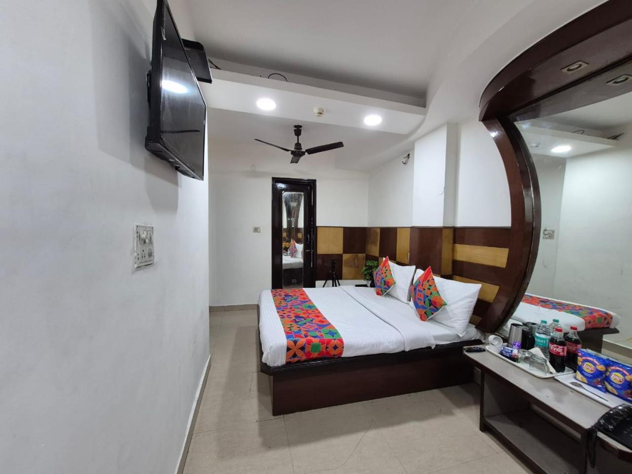Hrd - Railway Station - Couple Friendly Local Ids Accepted Hotel 3*