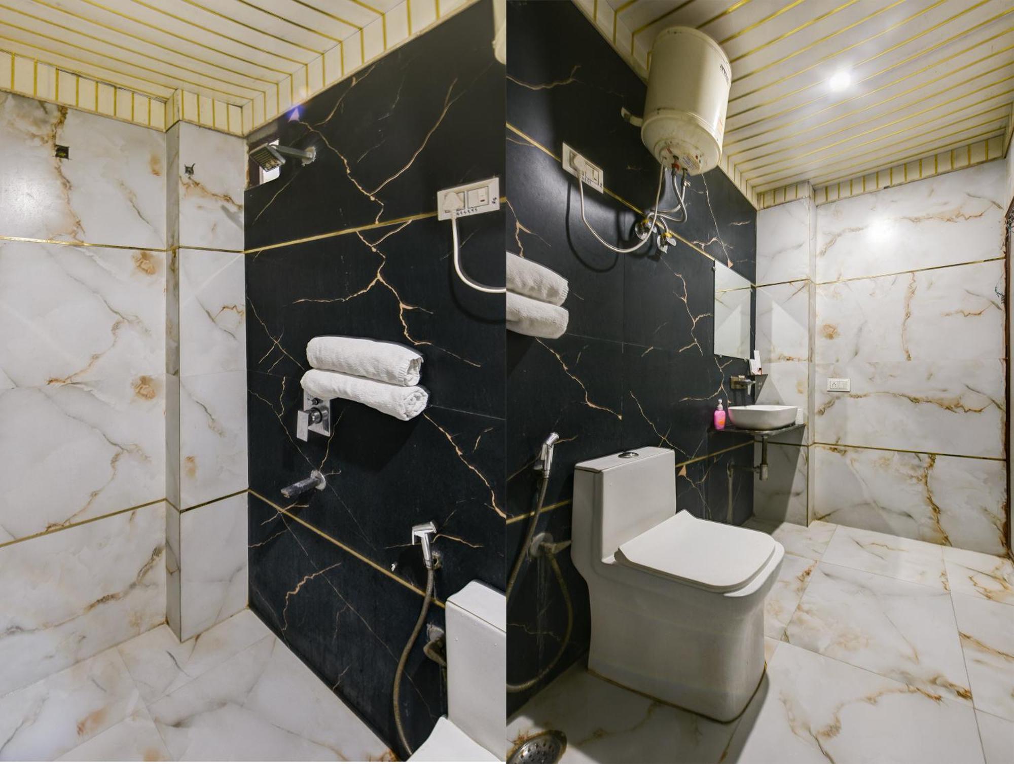 Hotel Hrd - Railway Station - Couple Friendly Local Ids Accepted 3*